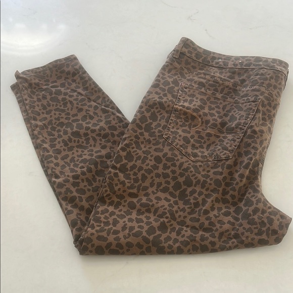 American Eagle Leopard Print Super Hi-Rise Jegging, - Picture 7 of 7
